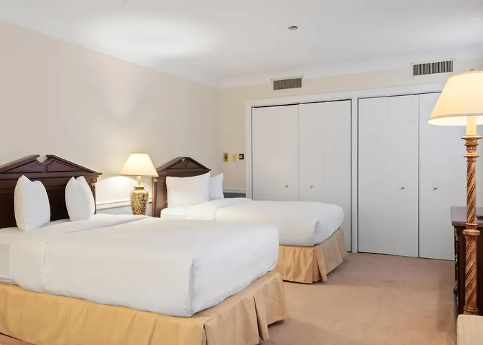 The Drake Hotel 4*