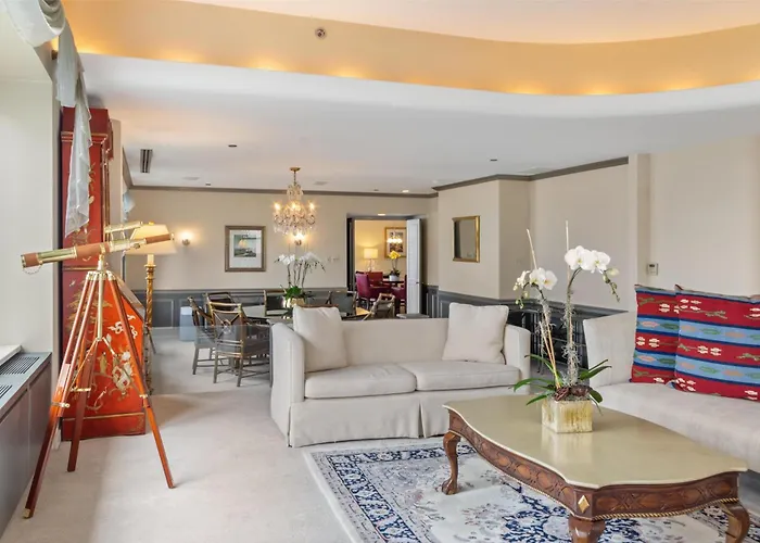 Hotel The Drake 4*